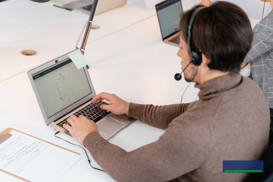 Vì sao kênh bán hàng online cần một tác nhân tự động luôn trực